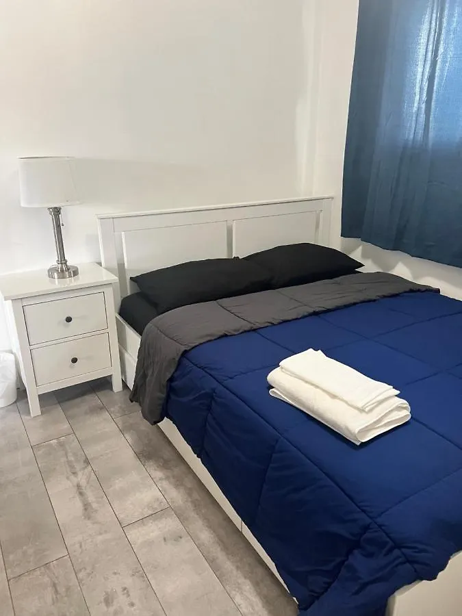 Homestay szállás Room In Edmonton*Wifi*Netflix*Tv*Parking